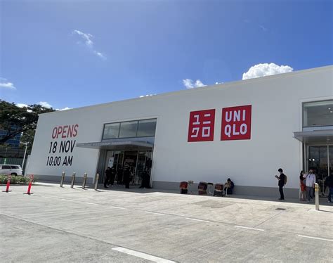 biggest uniqlo store in philippines.